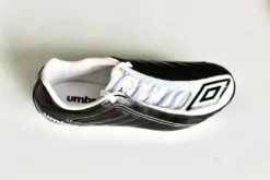 Umbro Swerve Gloss Men's Soccer Shoe