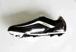 Umbro Junior Swerve Gloss Soccer Shoe 7 Umbro Junior Swerve Gloss Soccer Shoe