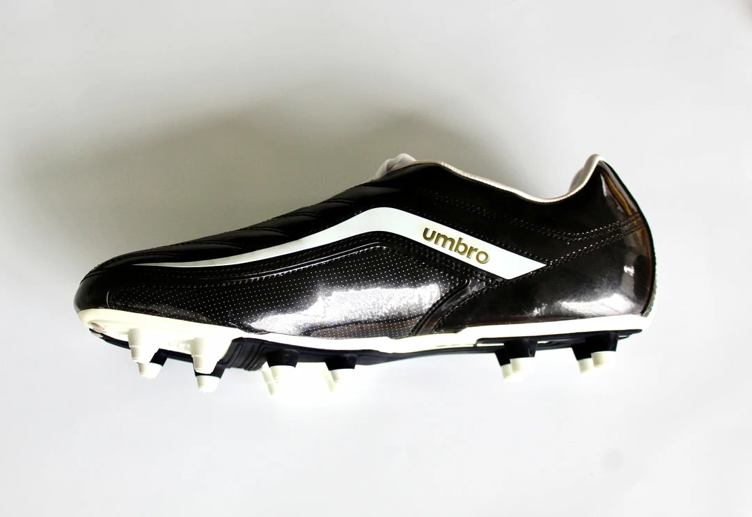 Umbro Junior Swerve Gloss Soccer Shoe 5 Umbro Junior Swerve Gloss Soccer Shoe