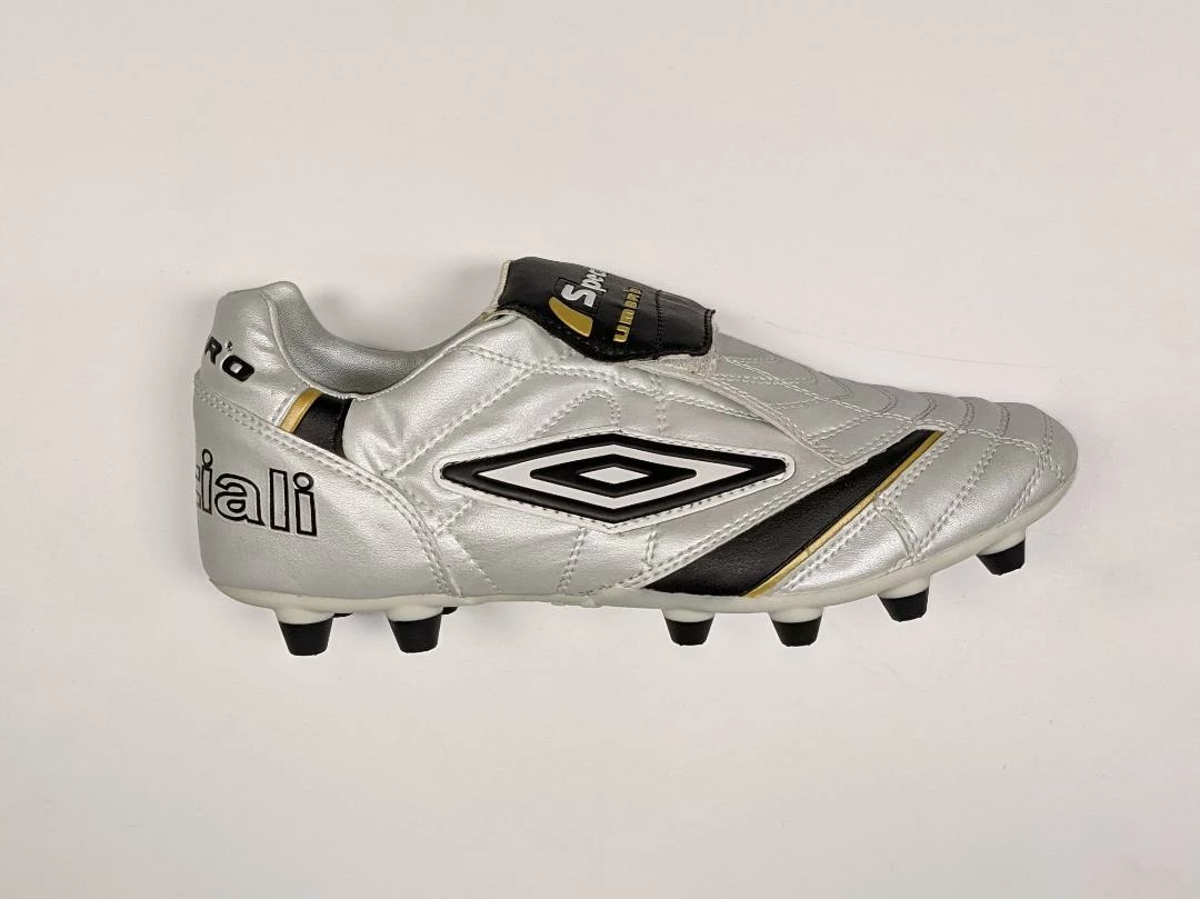 Umbro Men's Speciali League HG Soccer Shoes 3 Umbro Men's Speciali League HG Soccer Shoes